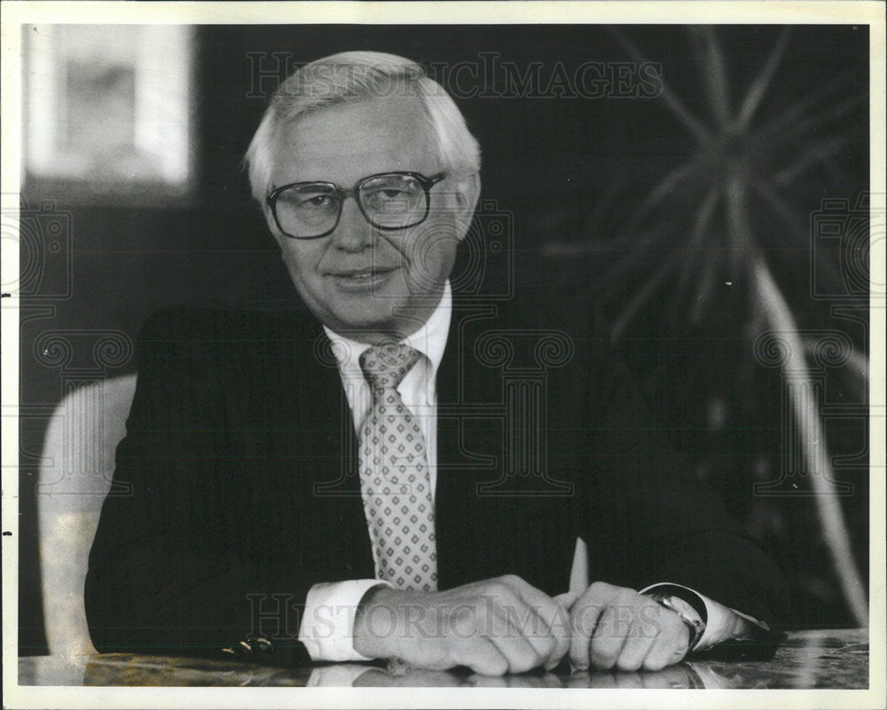 1984 Press Photo Dean Buntrock, Chairman Waste Management Corporation - Historic Images