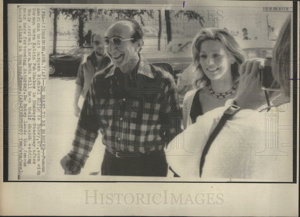 1975 Press Photo Heart Surgeon Ellis De Bakey ,67, to Marry Katrin Fehlhaber. - Historic Images