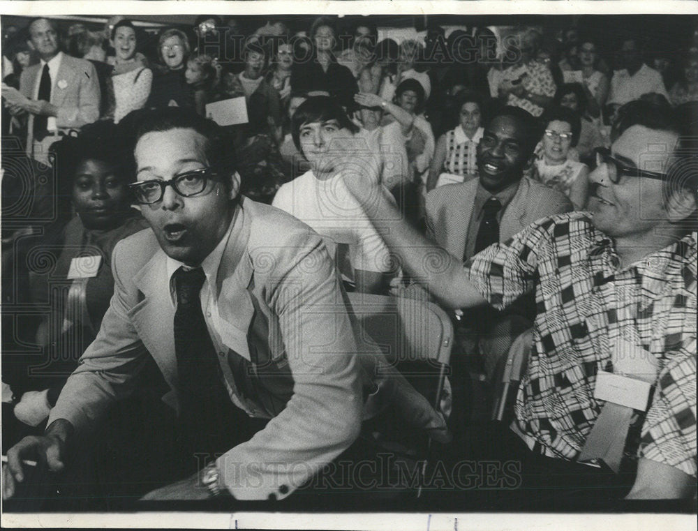 1974 Press Photo Prize Illinois State Lottery William Decker Winner Chair Bolts - Historic Images