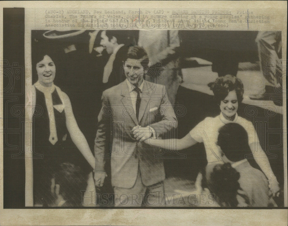 1970 Press Photo Prince Charles Joins Young People in Square Dancing. - Historic Images