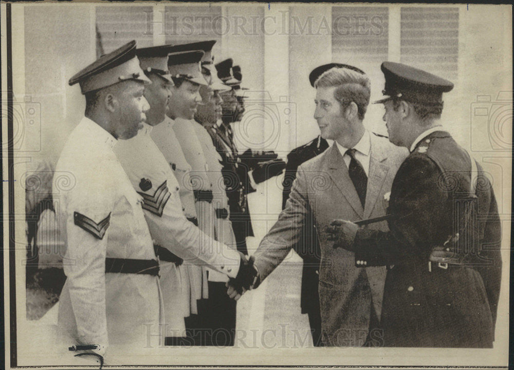 1973 Press Photo England Prince Charles Salathiel Thompson Wales Police College - Historic Images