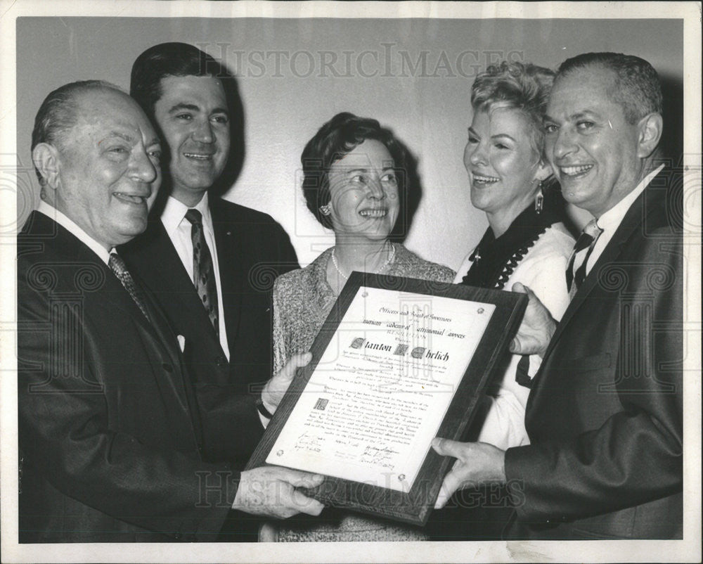 1967 Press Photo Attorney Harry X, Cole, Award to Stanton L. Ehrlich - Historic Images