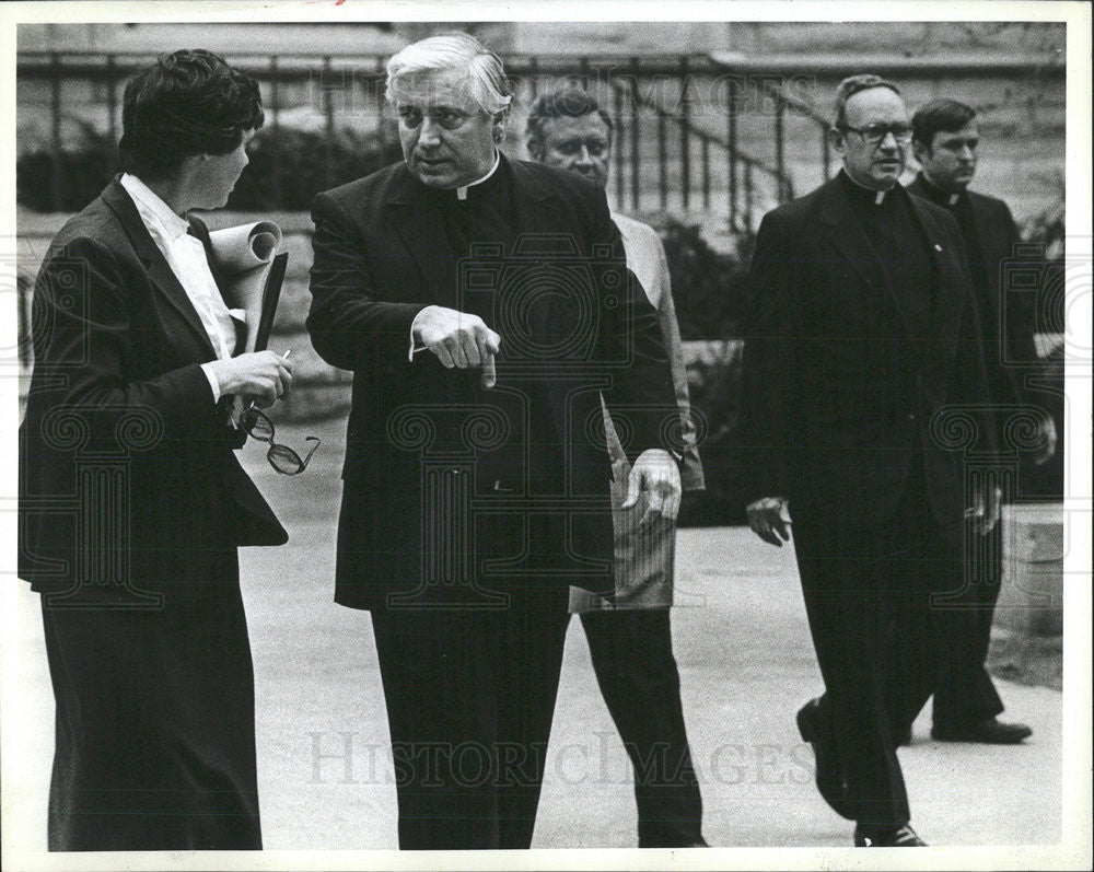 1982 Press Photo Richard J. Ehrens Vicar Catholic Education in Chicago - Historic Images