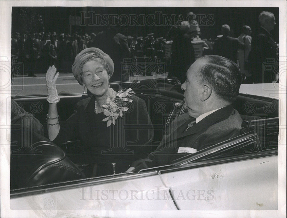 1963 Press Photo Grand Duchess Charlotte Of Luxenburg  W/ May Daley N Chicago - Historic Images