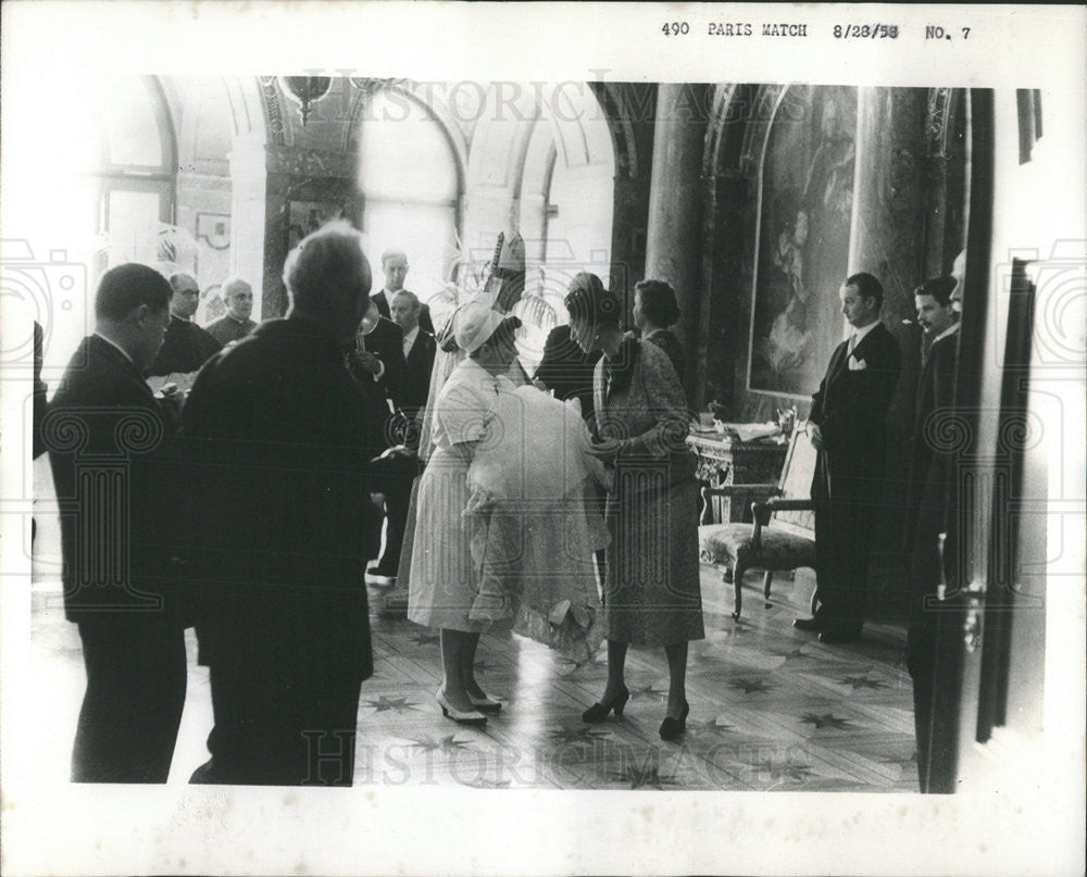 1958 Press Photo Europe Newest Royal Infant Princess Anne Luxembourg Born Proud - Historic Images