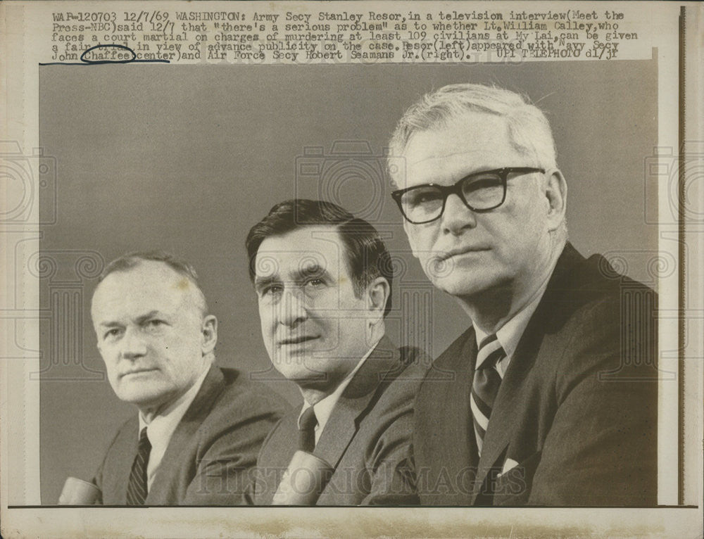 1969 Press Photo NAVY SECY JOHN CHAFFEE AMERICAN POLITICIAN - Historic Images