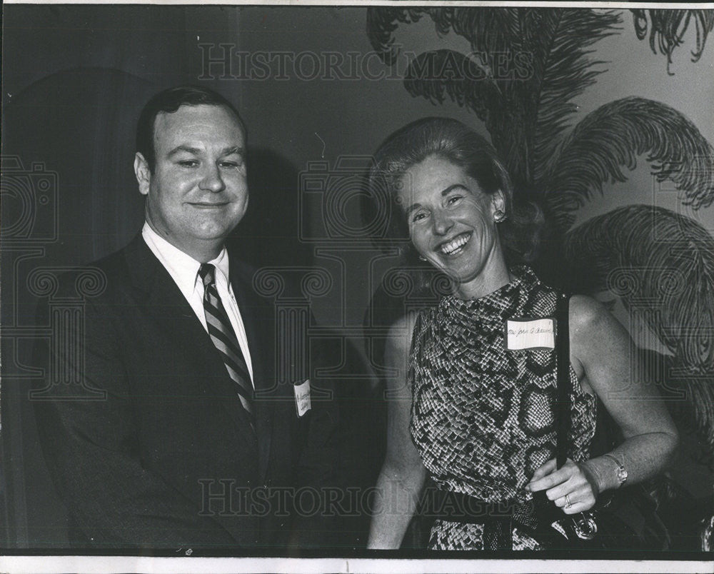 1970 Press Photo John Adams Tony Ostrom Tiffany exhibitors Presbyterian St Luke - Historic Images