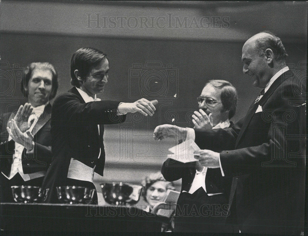 1973 Press Photo Chicago Symphony Conductor Georg Solti Con Granulate Guido - Historic Images