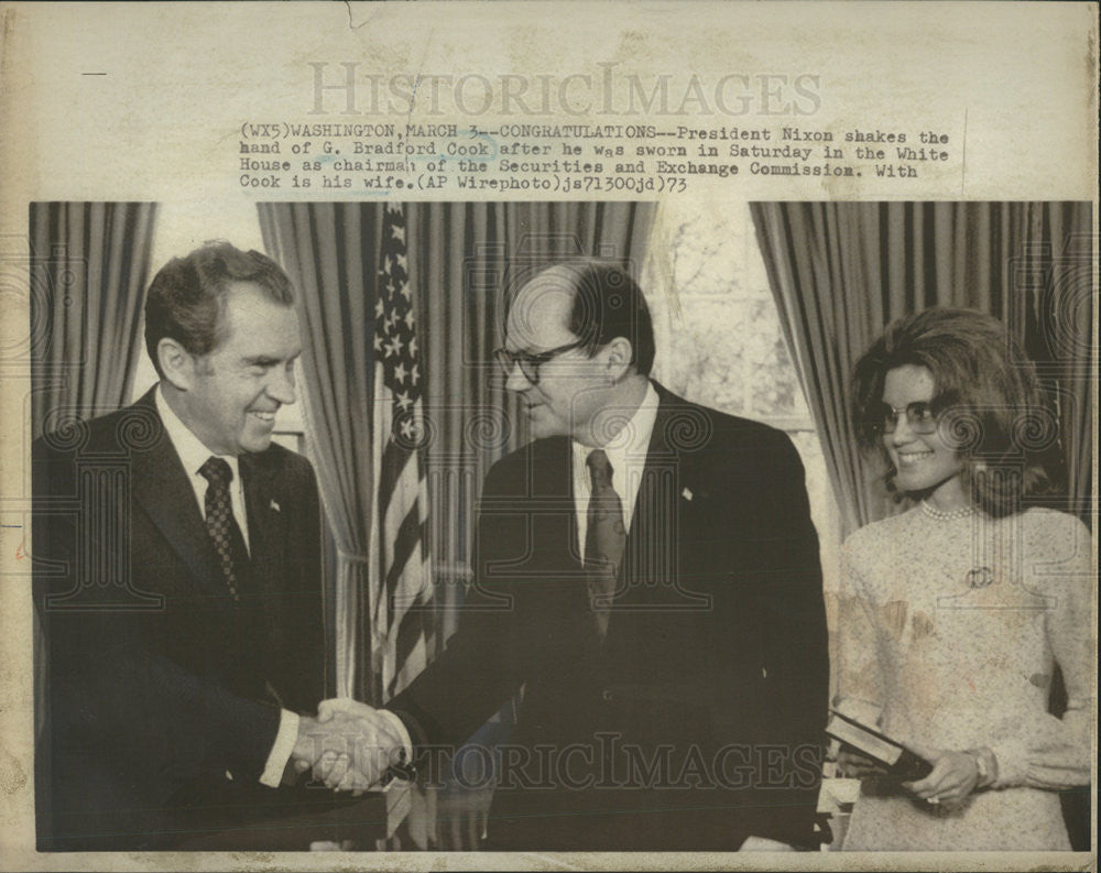 1973 Press Photo President Nixon G. Bradford Cook Chairman Of The Securities and - Historic Images