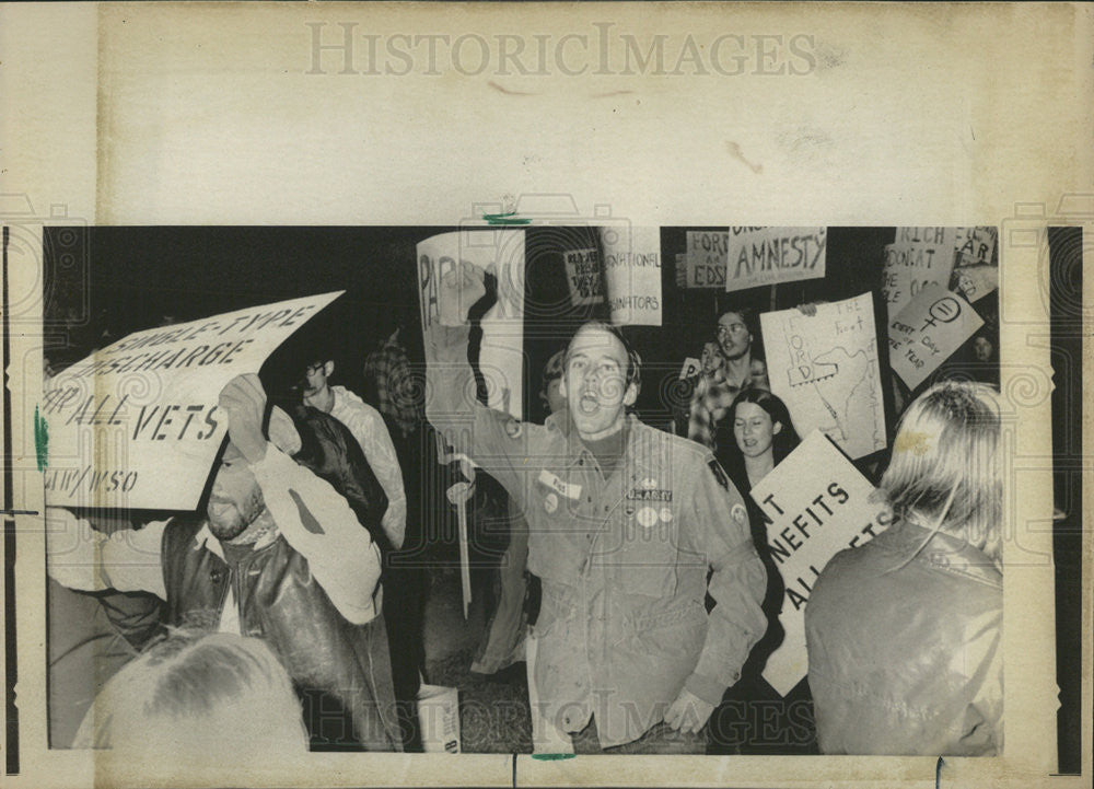 1974 Press Photo President Ford Vermont gymnasium GOP fund-raising dinner - Historic Images