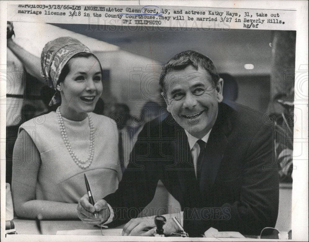 1966 Press Photo Actor Glenn Ford Actress Kathy Hay Marriage License Court House - Historic Images