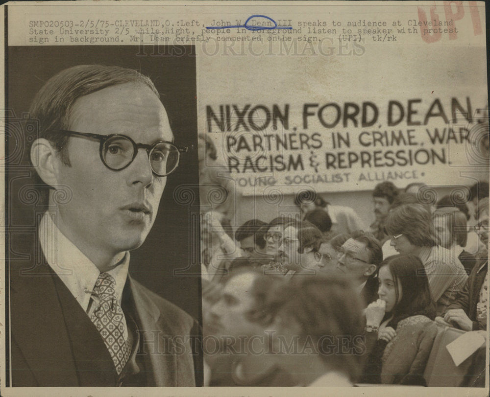 1975 Press Photo John Dean III Speaks To Audience At Cleveland State University - Historic Images