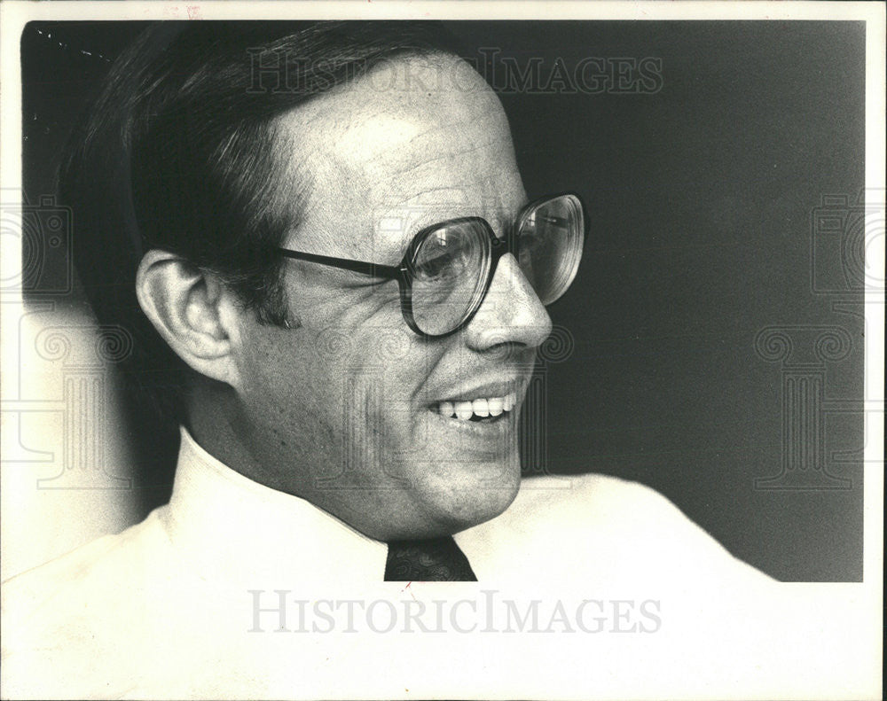 1977 Press Photo Watergate Prisoner John Dean Smiling N Trial - Historic Images