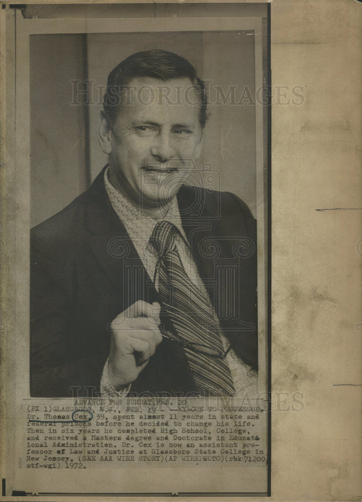 1972 Press Photo Dr. Thomas Cox  Assistant Professor of Law and Justice - Historic Images