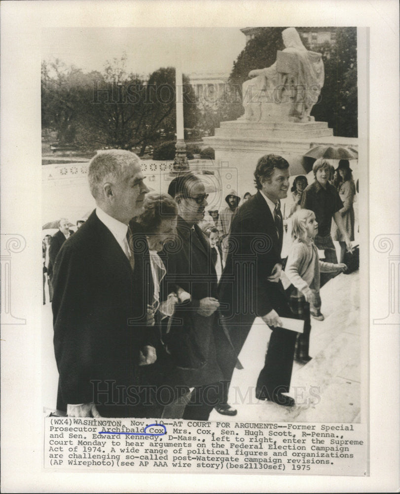 1975 Press Photo Former Special Prosecuter Archibald Cox, Supreme Court - Historic Images