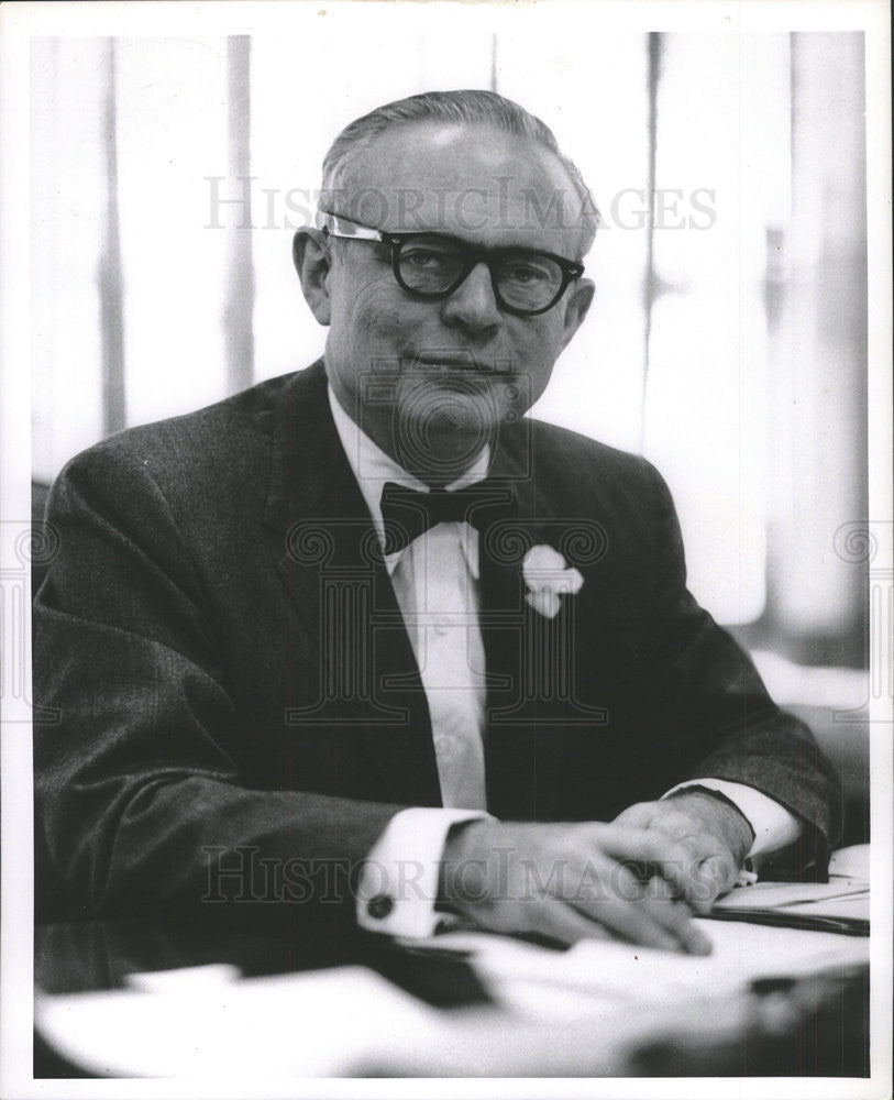 1962 Press Photo Garden Cowles President Editor Look - Historic Images