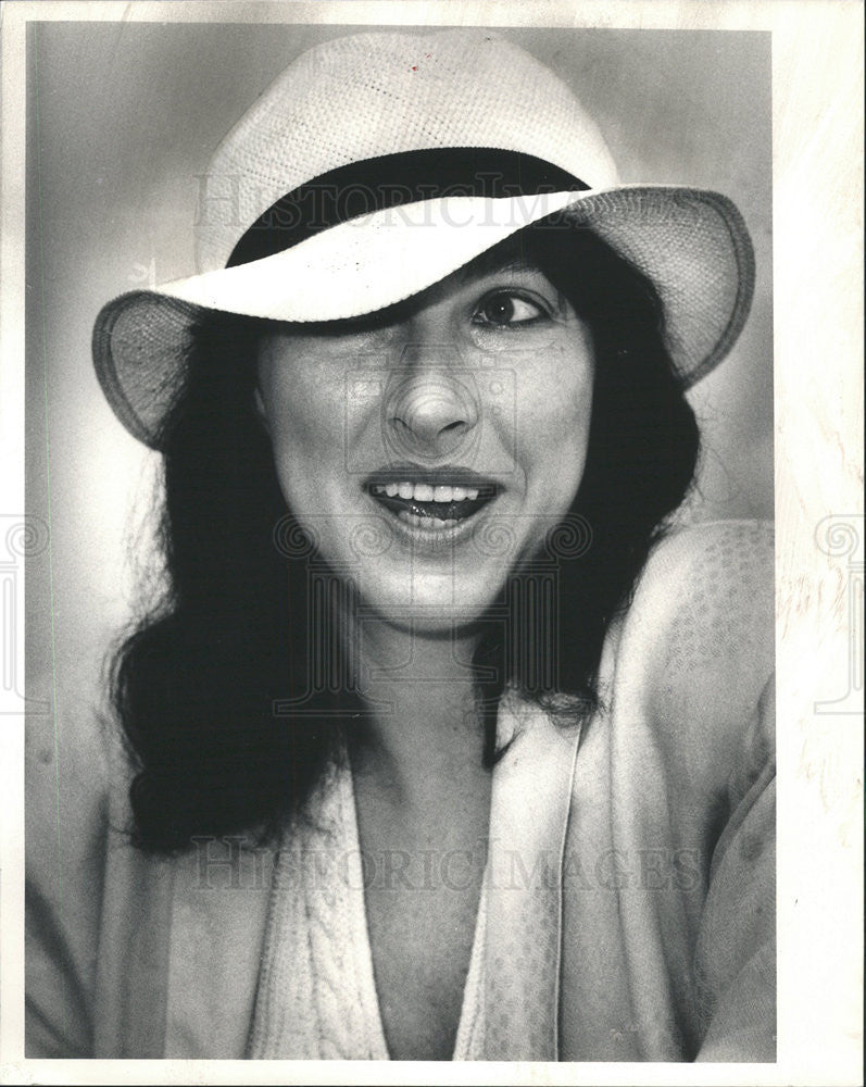 1986 Press Photo Laura Cunningham, author of play being produced at Steppenwolf - Historic Images