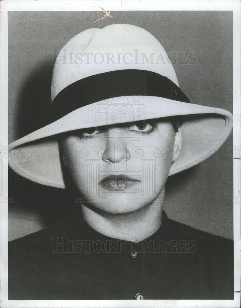 1977 Press Photo hat designer Marsha Akins - Historic Images