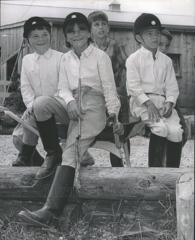 1967 Press Photo Stewart Kenny Libby Ziegler Kent Harold Barrington Horse Show - Historic Images