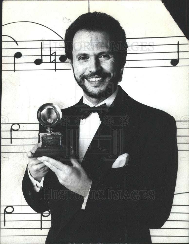 1987 Press Photo Billy Crystal &quot;The 29th Annual Grammy Awards&quot; - Historic Images