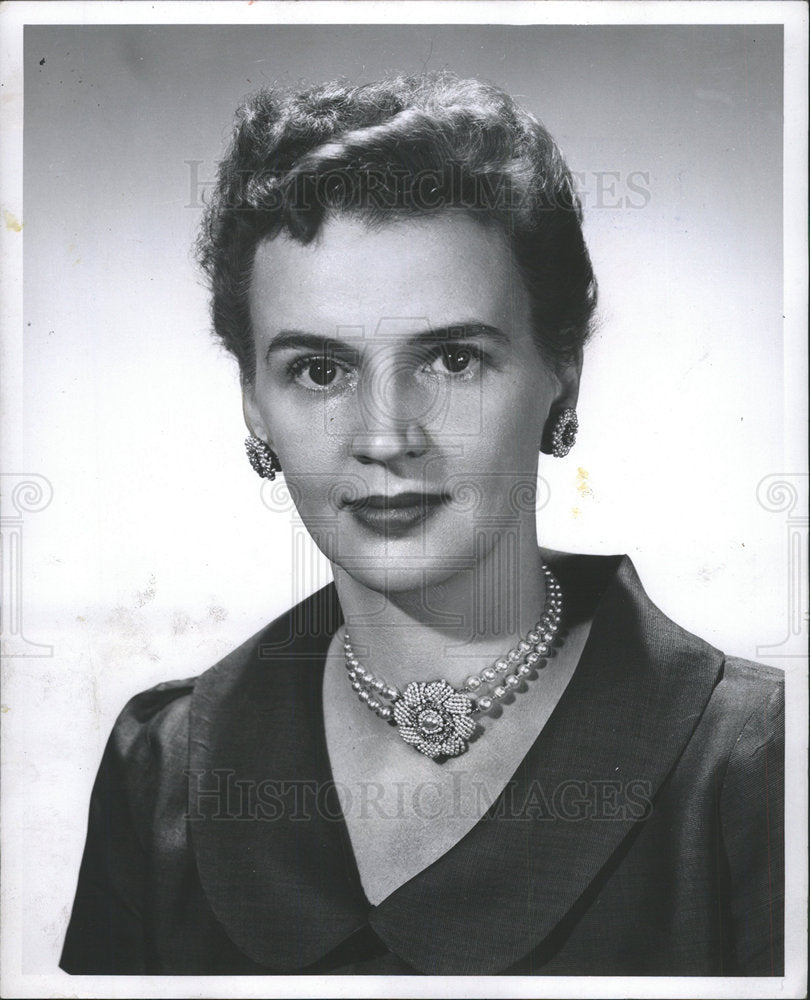 1961 Press Photo Frances Kennedy VP in charge of copy dancer - Historic Images