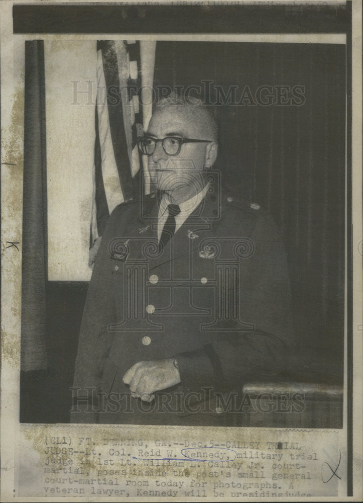 1969 Press Photo Reid Kennedy William Calley Court Material Veteran Lawyer - Historic Images