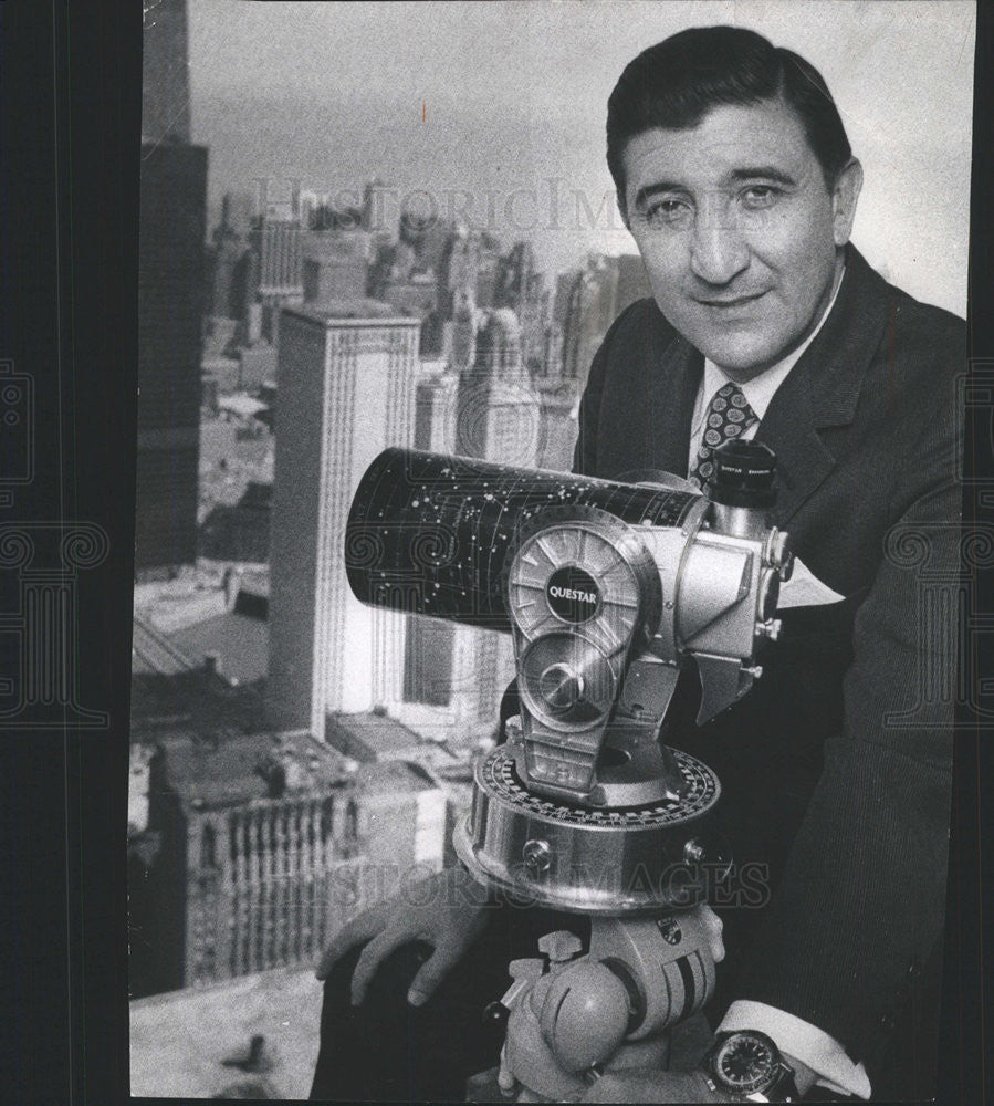 1974 Press Photo Robert Abbot Hoard Chicago Latin Greek Harvard American - Historic Images