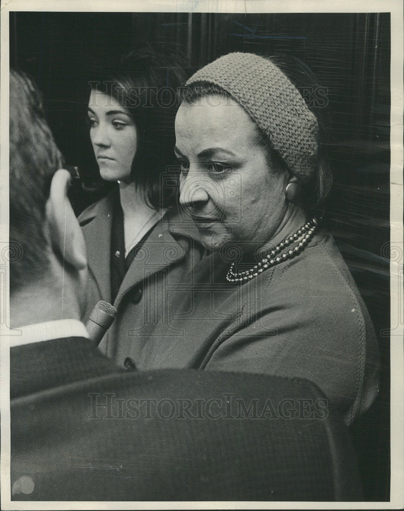 1966 Press Photo Helen Ackerman at the Juice Hearing - Historic Images