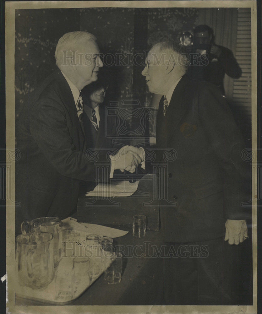 1946 Press Photo Martin H. Kennelly and democractic leader Clayton Smith - Historic Images