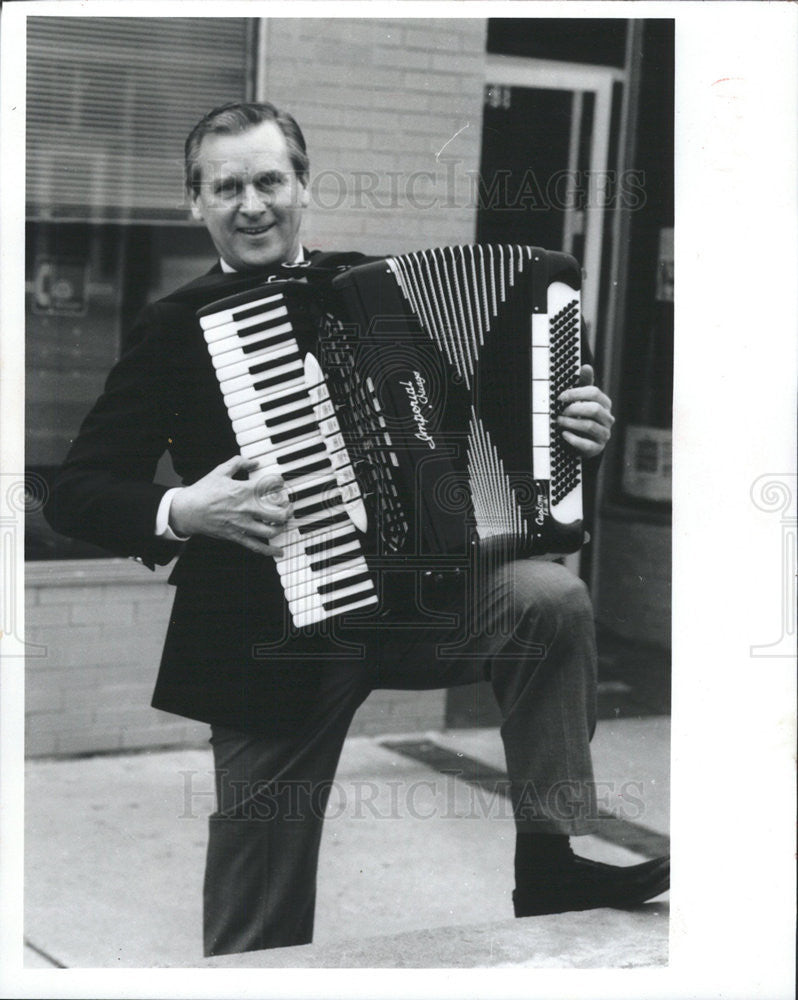 1991 Press Photo President of Chicago Accordion Club Lindy Kao - Historic Images