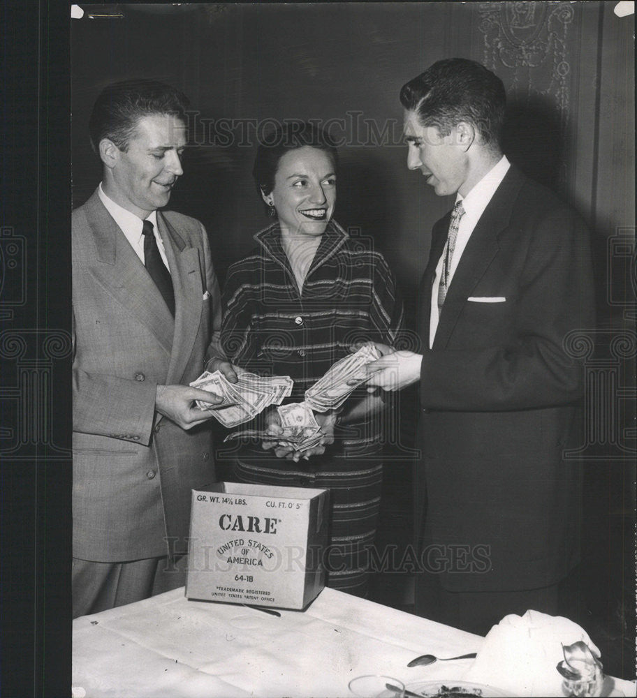 1954 Press Photo Martha David Director Chicago CARE office - Historic Images