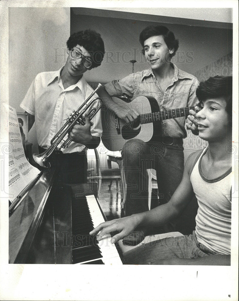 1978 Press Photo Michael Mark Danny DeCarlo Subjects Story Written Helping House - Historic Images