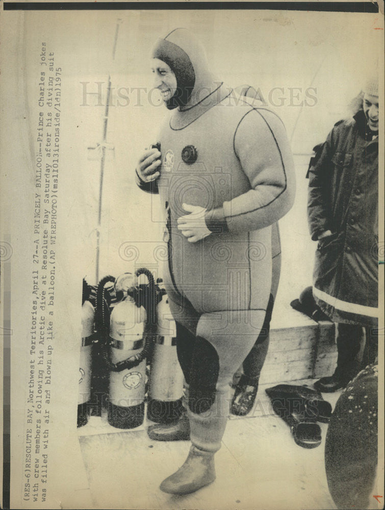 1975 Press Photo Princes Charles Jokes  Arctic Drive Resolute Bay - Historic Images