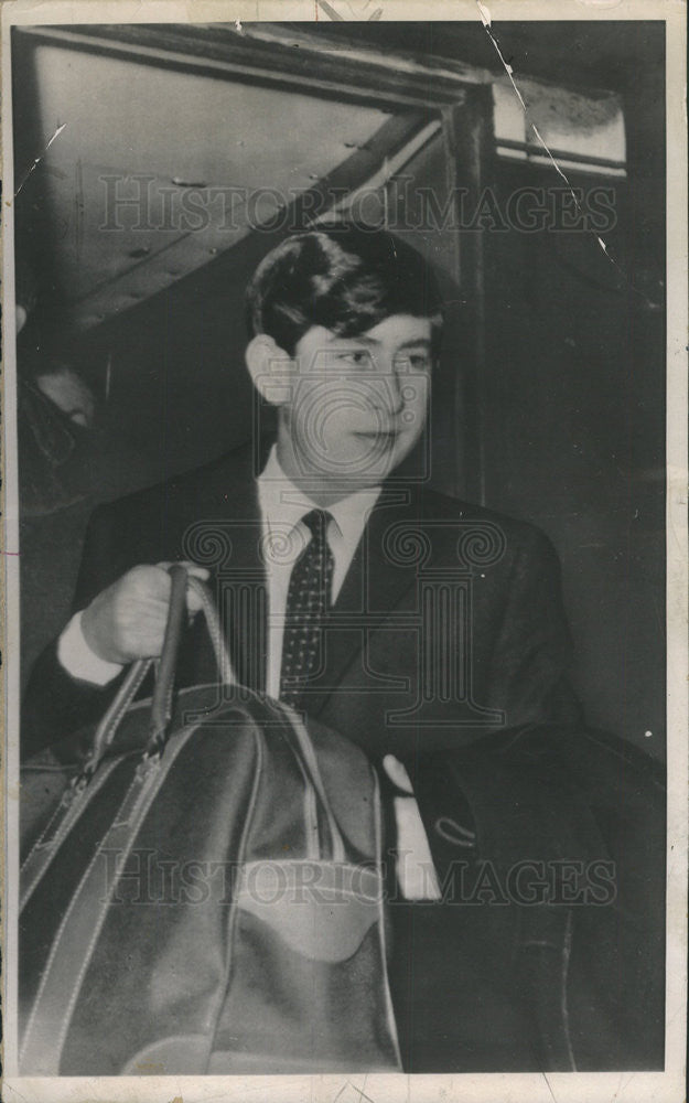 1964 Press Photo Prince Charles at age 15 en route to Buckingham Palace - Historic Images