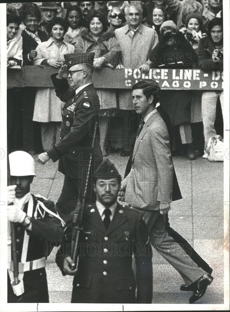 1977 Press Photo Prince Charles Mayor Bilandic - Historic Images