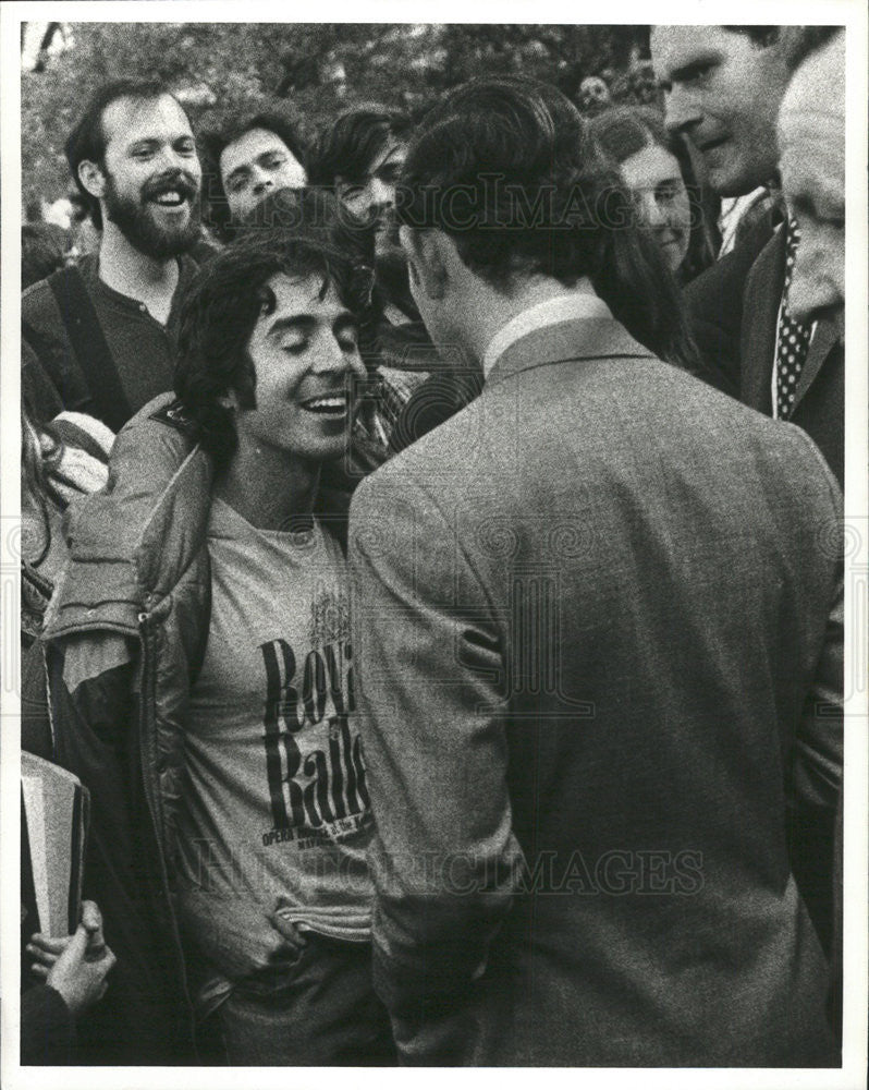 1977 Press Photo  Student Showing Princes His Royal Ballet T shirt - Historic Images