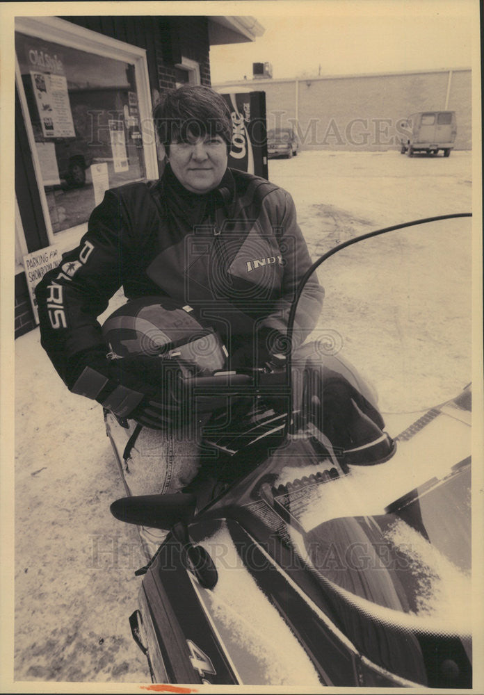 1994 Press Photo Wendy Celesnik/Snowmobiles/Illinois - Historic Images