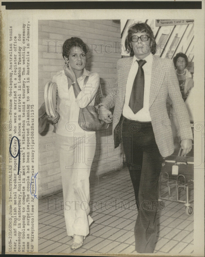 1975 Press Photo Evonne Goolagong Roger Cawley - Historic Images