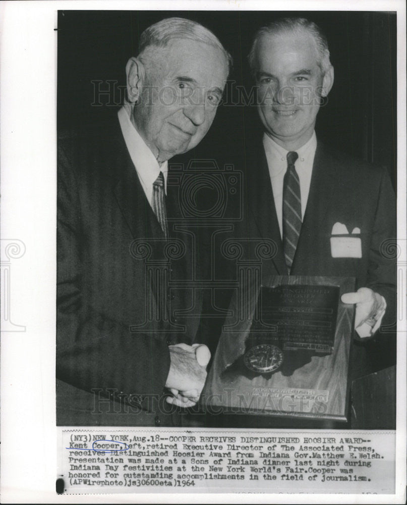 1964 Press Photo Kent Cooper Executive Director Associated Press Gov. Welsh - Historic Images