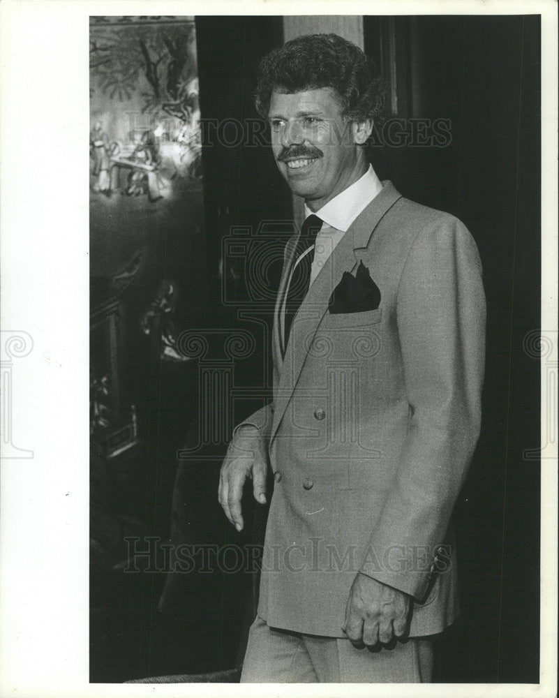 1982 Press Photo Kurt Stielhack, General Manger of Park Hyatt Hotel - Historic Images