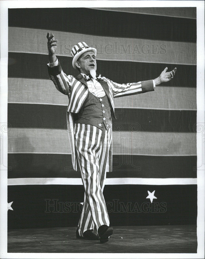 Press Photo Comedian Eddie Foy Jr - Historic Images