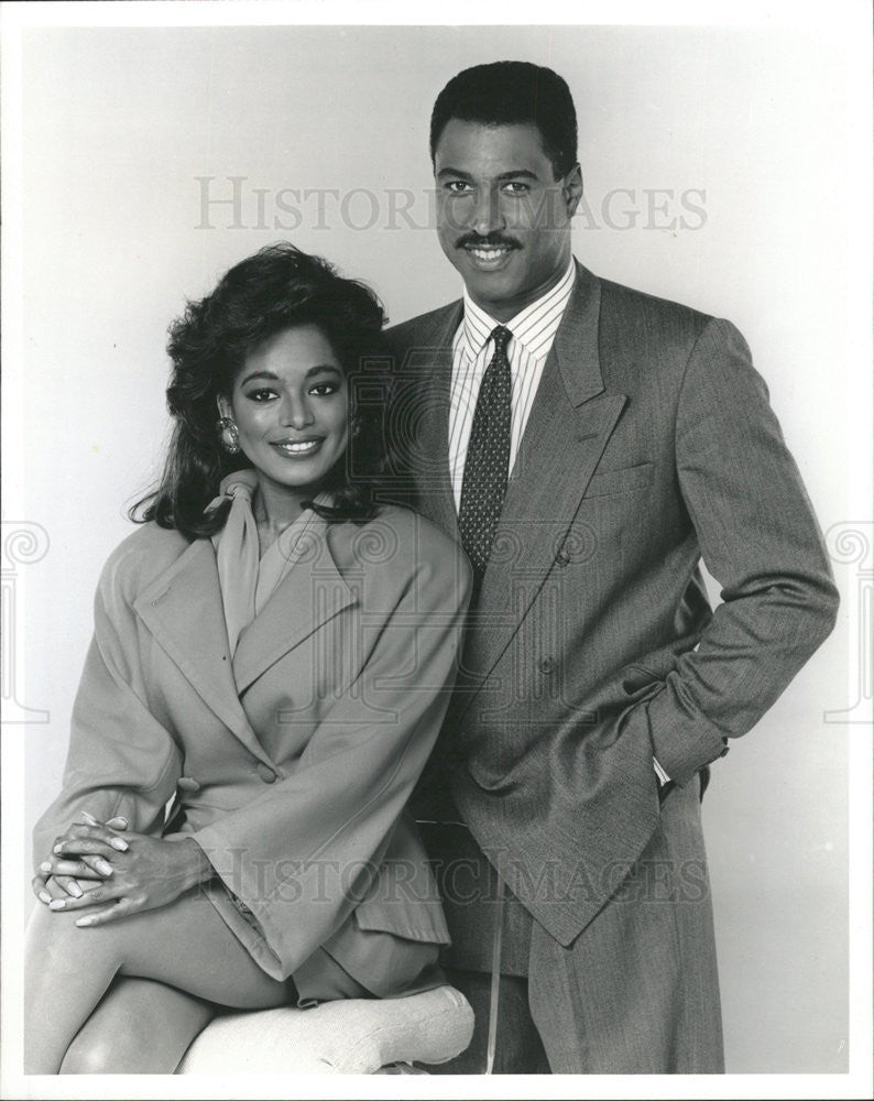 1991 Press Photo Elliott Francis Sherri Paysinger As  Co-Hosts To Start Show - Historic Images