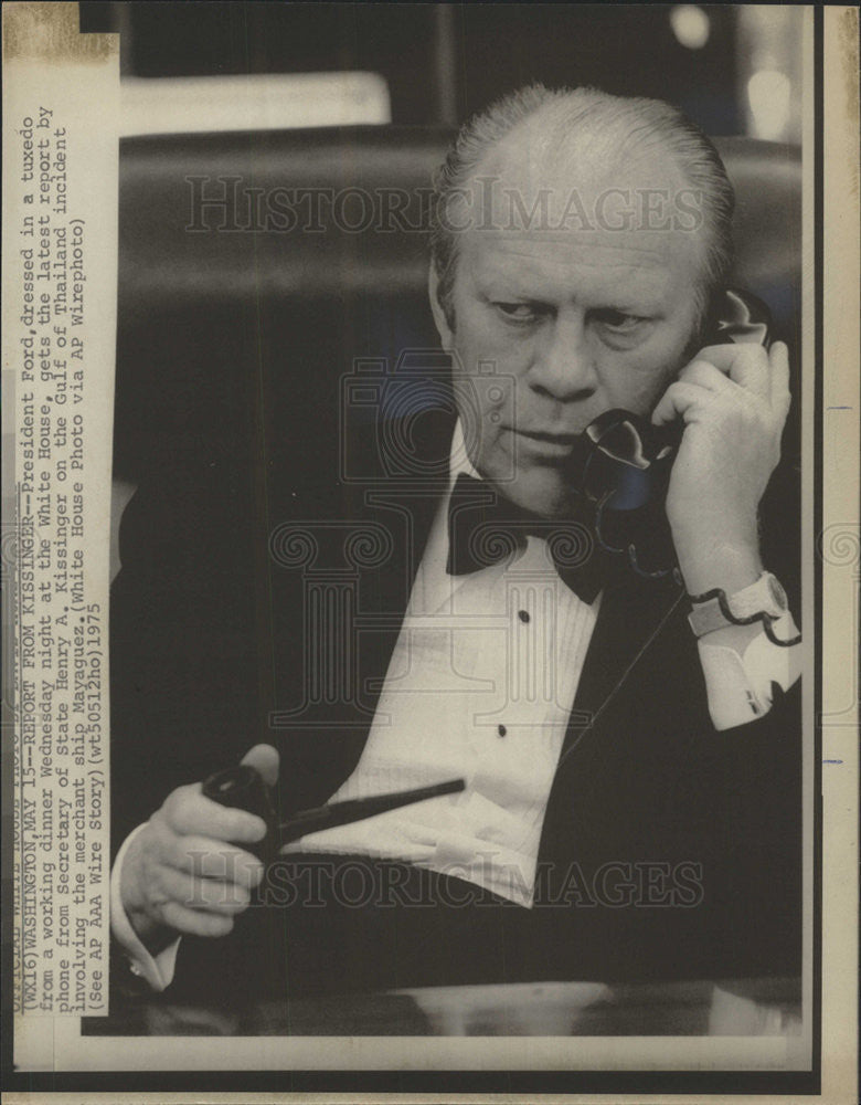 1975 Press Photo President Ford On Telephone - Historic Images