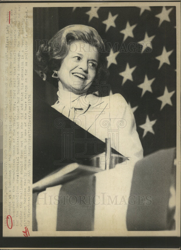 1976 Press Photo Betty Ford Speaks At Luncheon Of Women&#39;s Republican Club - Historic Images