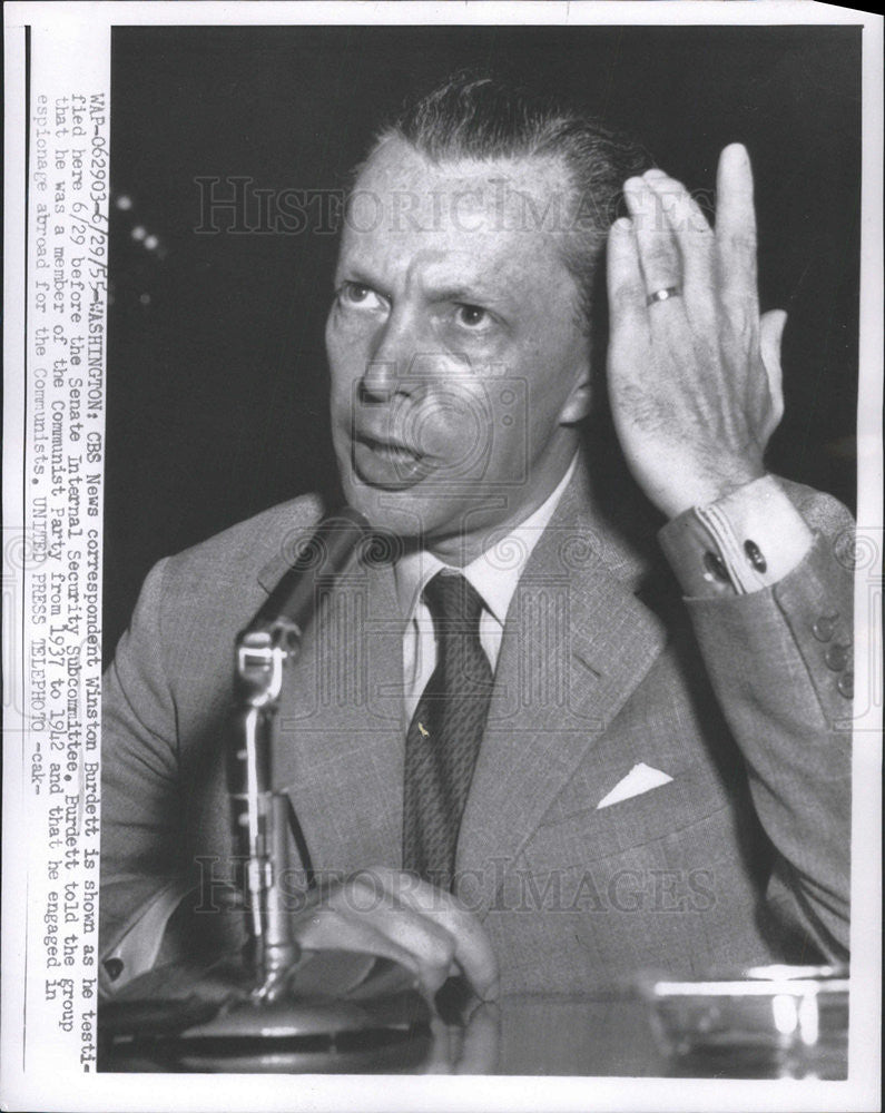 1955 Press Photo CBS News Correspondent Winston Burdett Senate Subcommittee - Historic Images