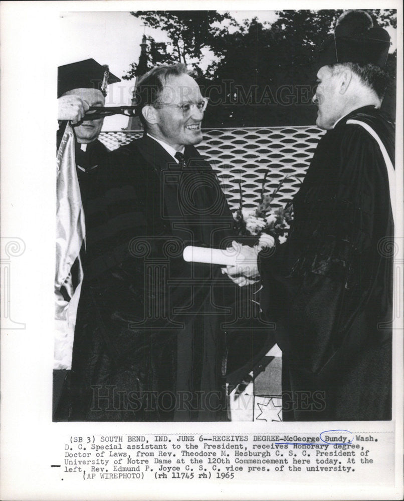 1965 Press Photo McGeorge Bundy/Honorary Degree Of Laws/University Notre Dame - Historic Images