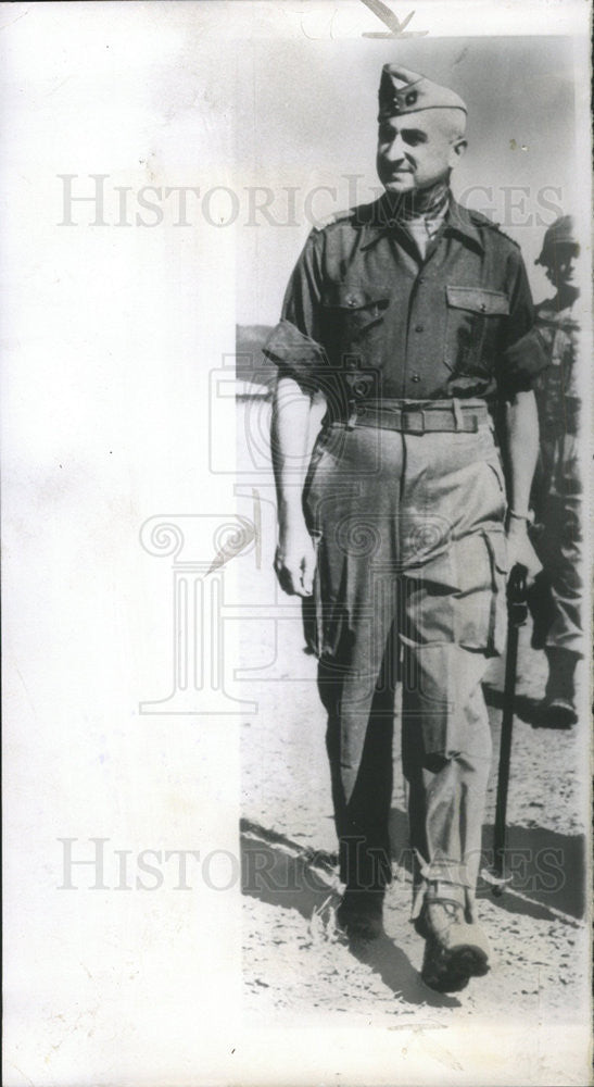 1954 Press Photo Red led Vietminh Christine de Castries Indochina prisoner - Historic Images