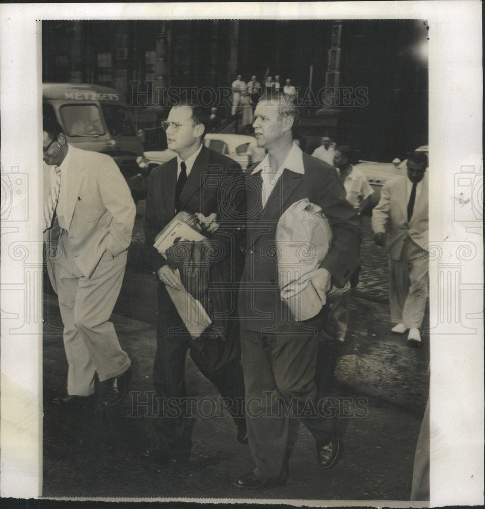 1954 Press Photo Dr. Samuel H. Sheppard, Leaves County Jail Released on Bond - Historic Images