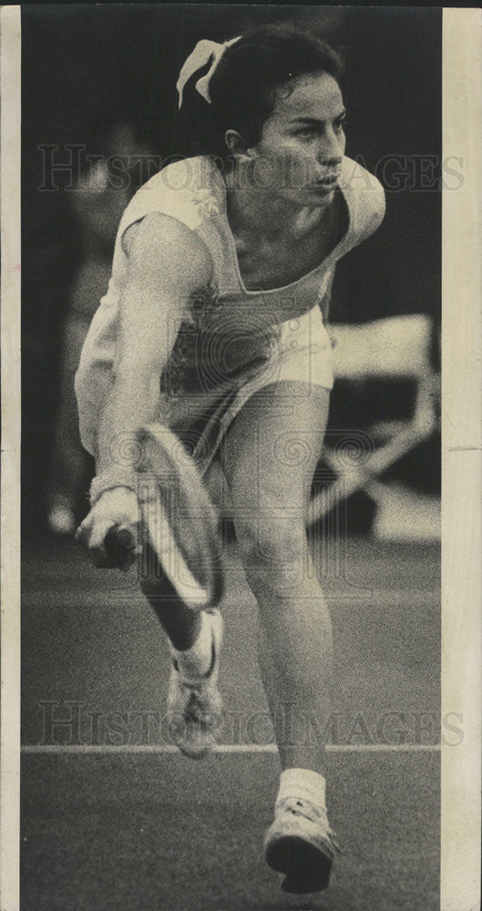 1974 Press Photo Virginia Wade Defeats Rosie Casals, Virginia Slims Tournament - Historic Images