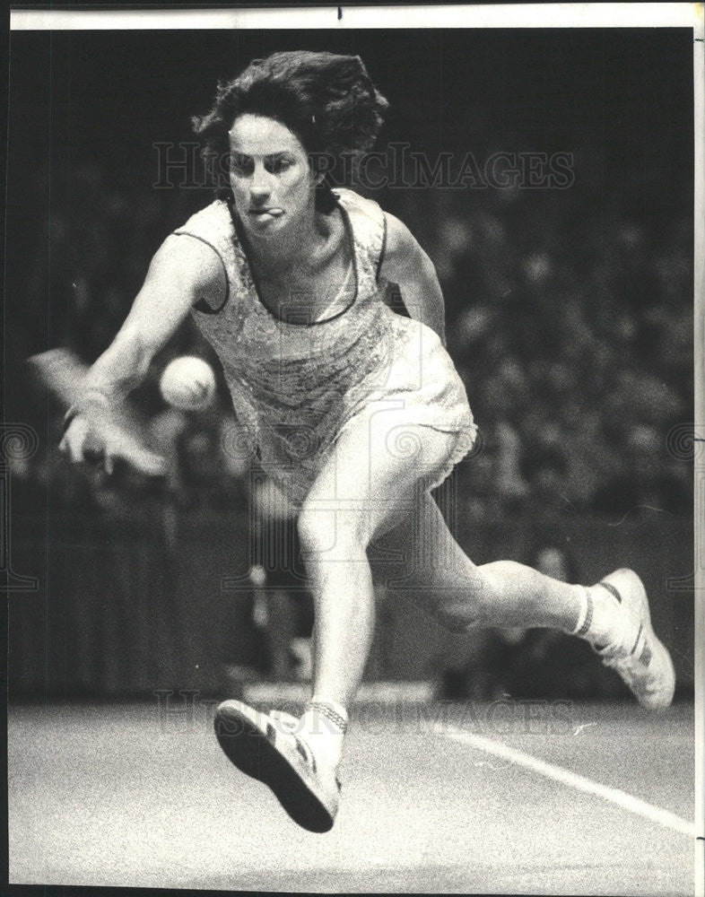 1978 Press Photo Virginia Wade trying to hit a return - Historic Images